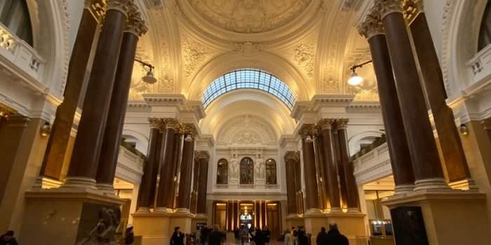 Visites culturelles - La Bourse de Bruxelles dans toute sa splendeur &#128176;&#128176;&#128176;